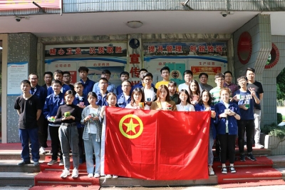 新都控股手制花盆，喜迎五一活動(dòng)